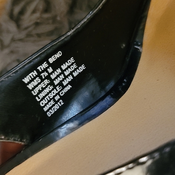 Kenneth Cole Reaction Wedge Shoes - Picture 7 of 9